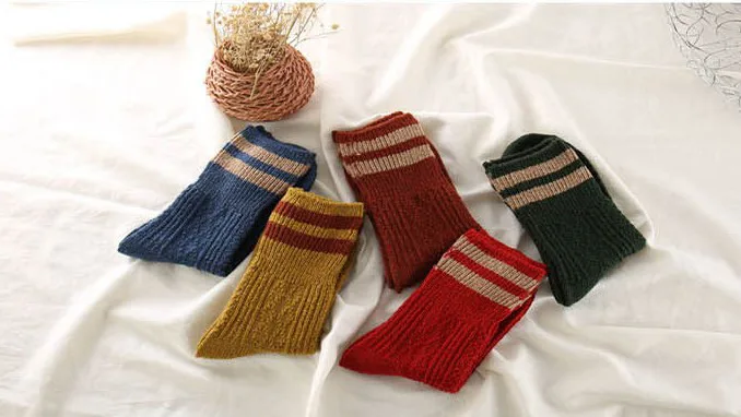წინდა STOCK - ფოტო 3